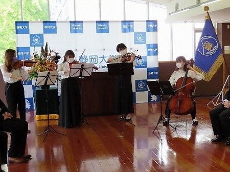 ▲静岡大学管弦楽団による演奏 (静岡キャンパス)