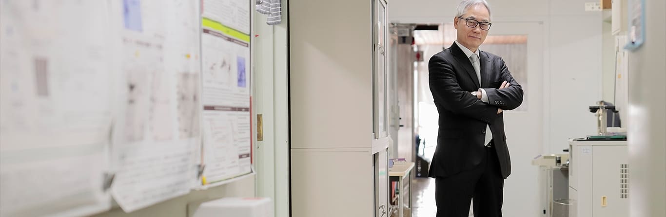 [写真]教授 朴 龍洙 PARK Enoch Y.